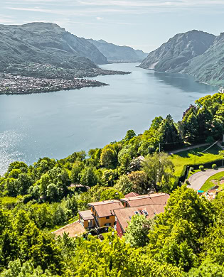 Trekking on lake Como
